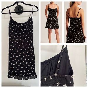 NWOT Abercrombie & Fitch Black Floral Tie Front Mini Dress w/ Pockets - Size XS